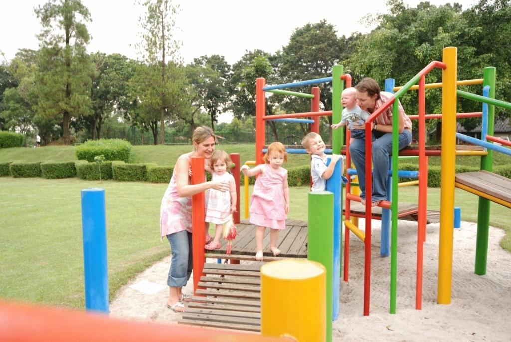 Country Woods Jakarta Apart otel Cilandak  Dış mekan fotoğraf