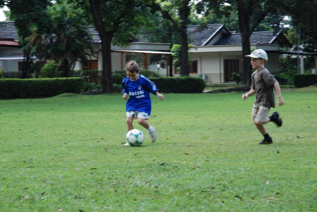 Country Woods Jakarta Apart otel Cilandak  Dış mekan fotoğraf